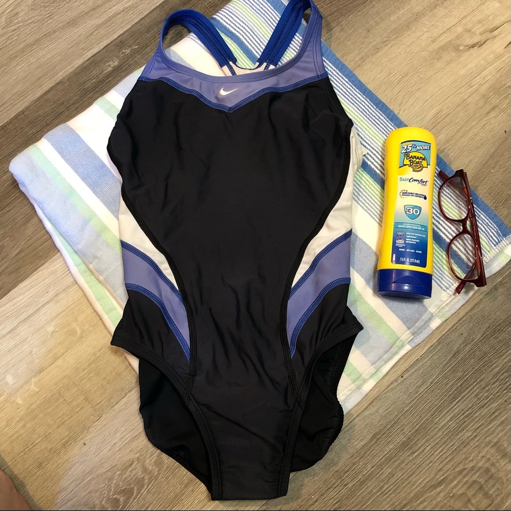 Nike | Color Surge Fastback Tank Swimsuit | 30